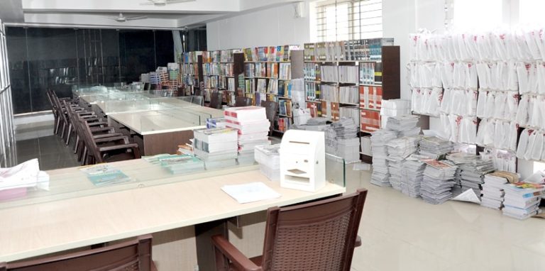 RACE BANK AND SSC EXAM COACHING INSTITUTE - ERODE BRANCH - MATERIAL ROOM AND LIBRARY